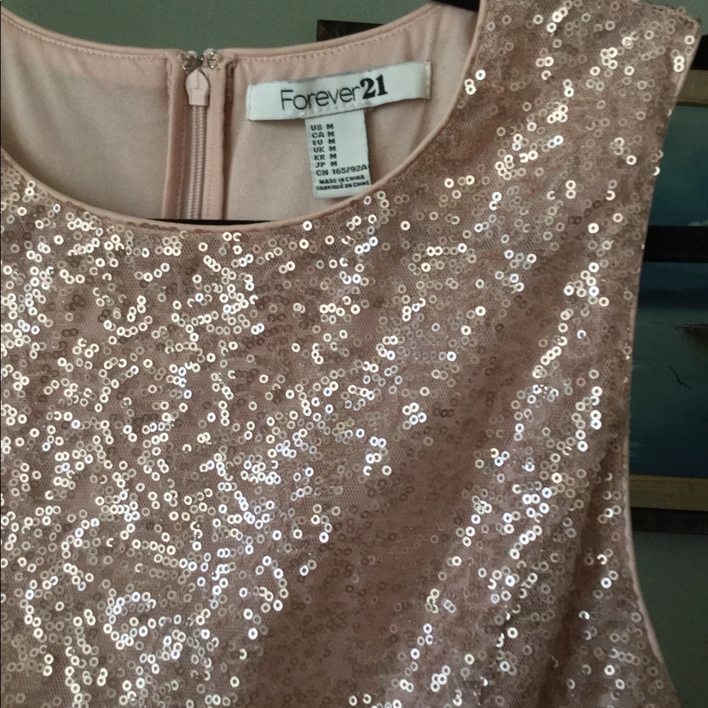 Dress - Picture 2 of 4